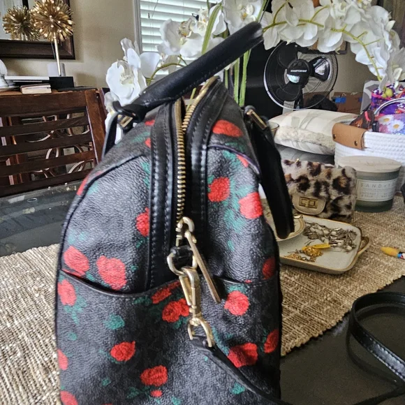 Michael Kors Black and Red Floral Women's Bag - Picture 2 of 4